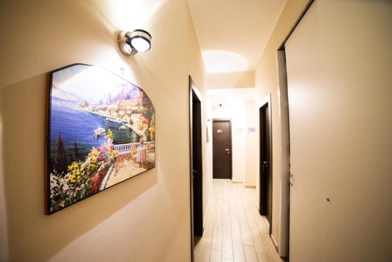 ホテル B＆B パラダイス ナポリ エクステリア 写真